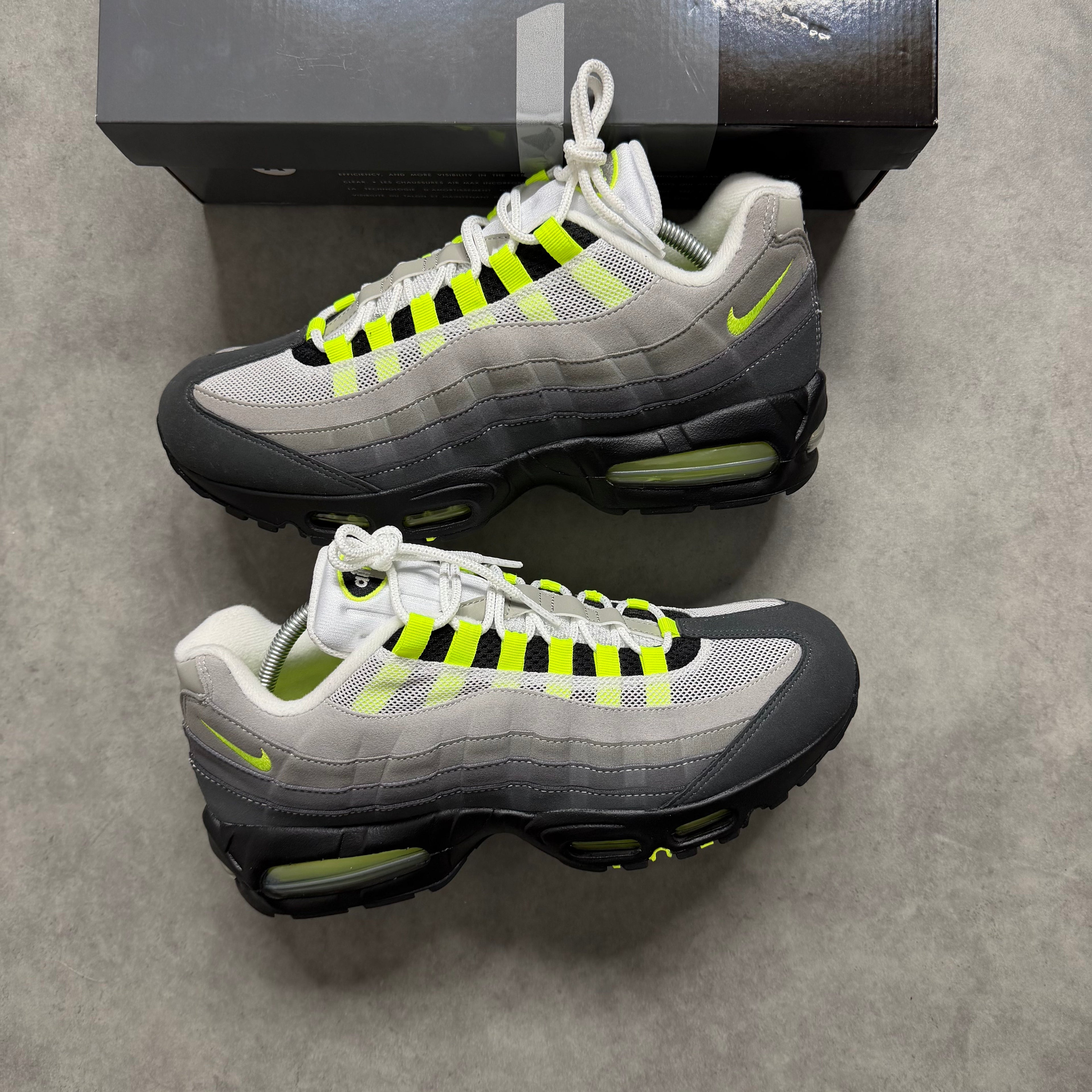 NIKE FOOTWEAR