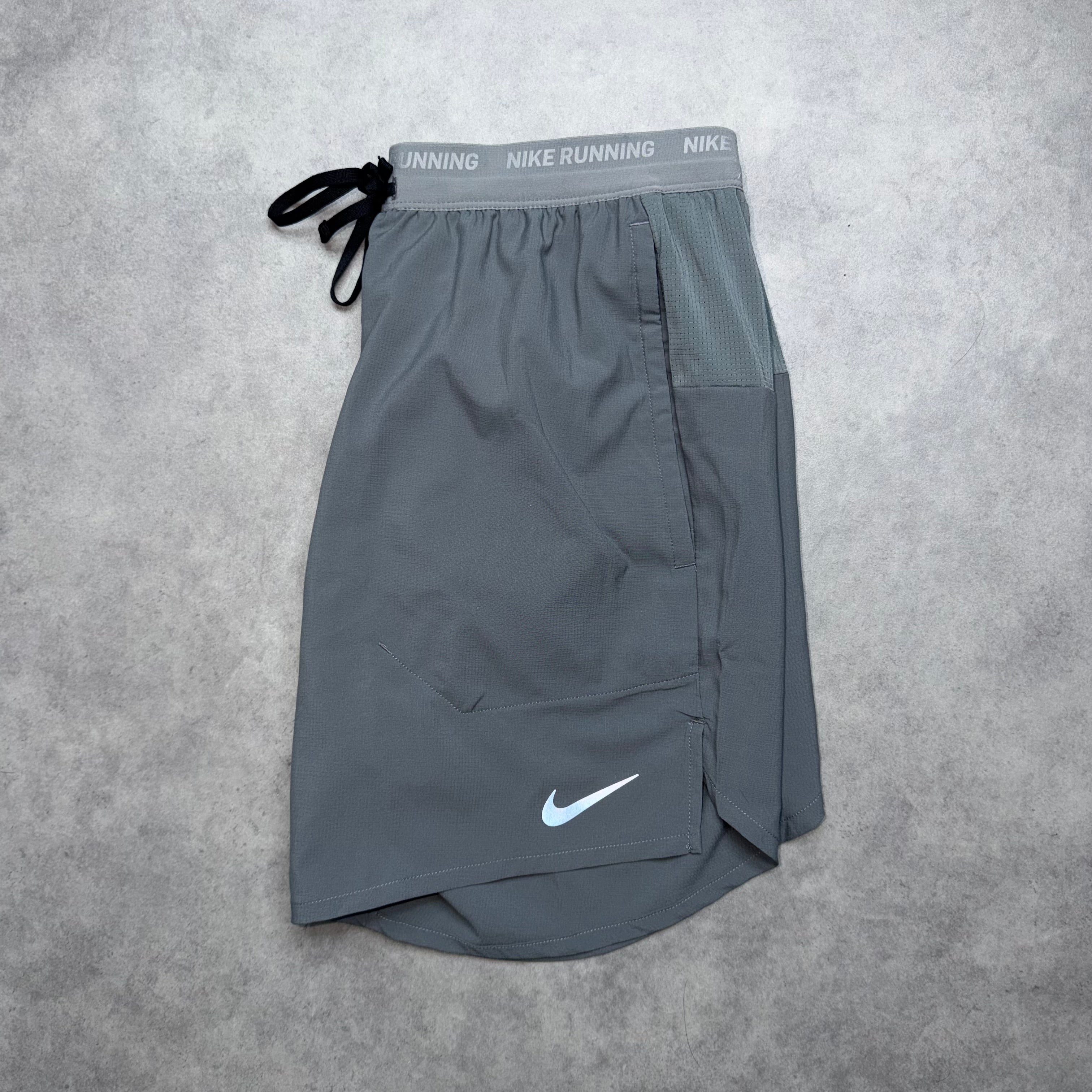 NIKE FLEX STRIDE SHORTS 7" 'GREY'
