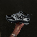 SAUCONY PROGRID OMNI 9 'BLACK SILVER'