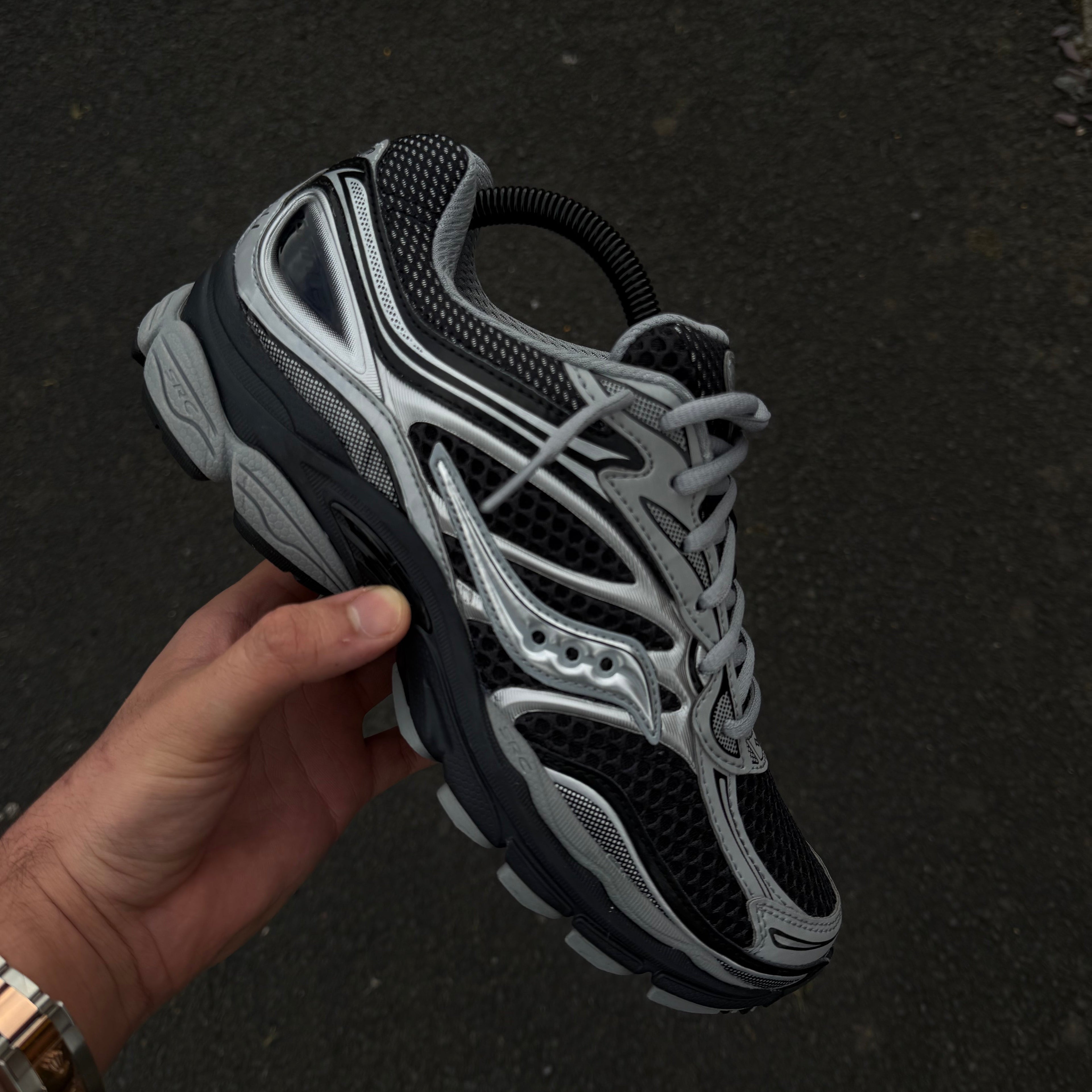 SAUCONY PROGRID OMNI 9 'BLACK SILVER'