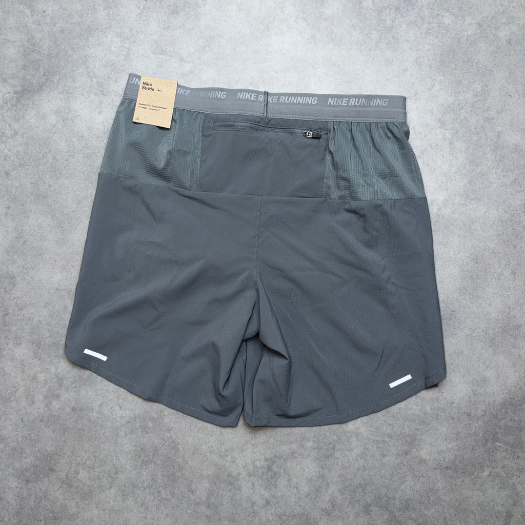 NIKE FLEX STRIDE SHORTS 7" 'GREY'