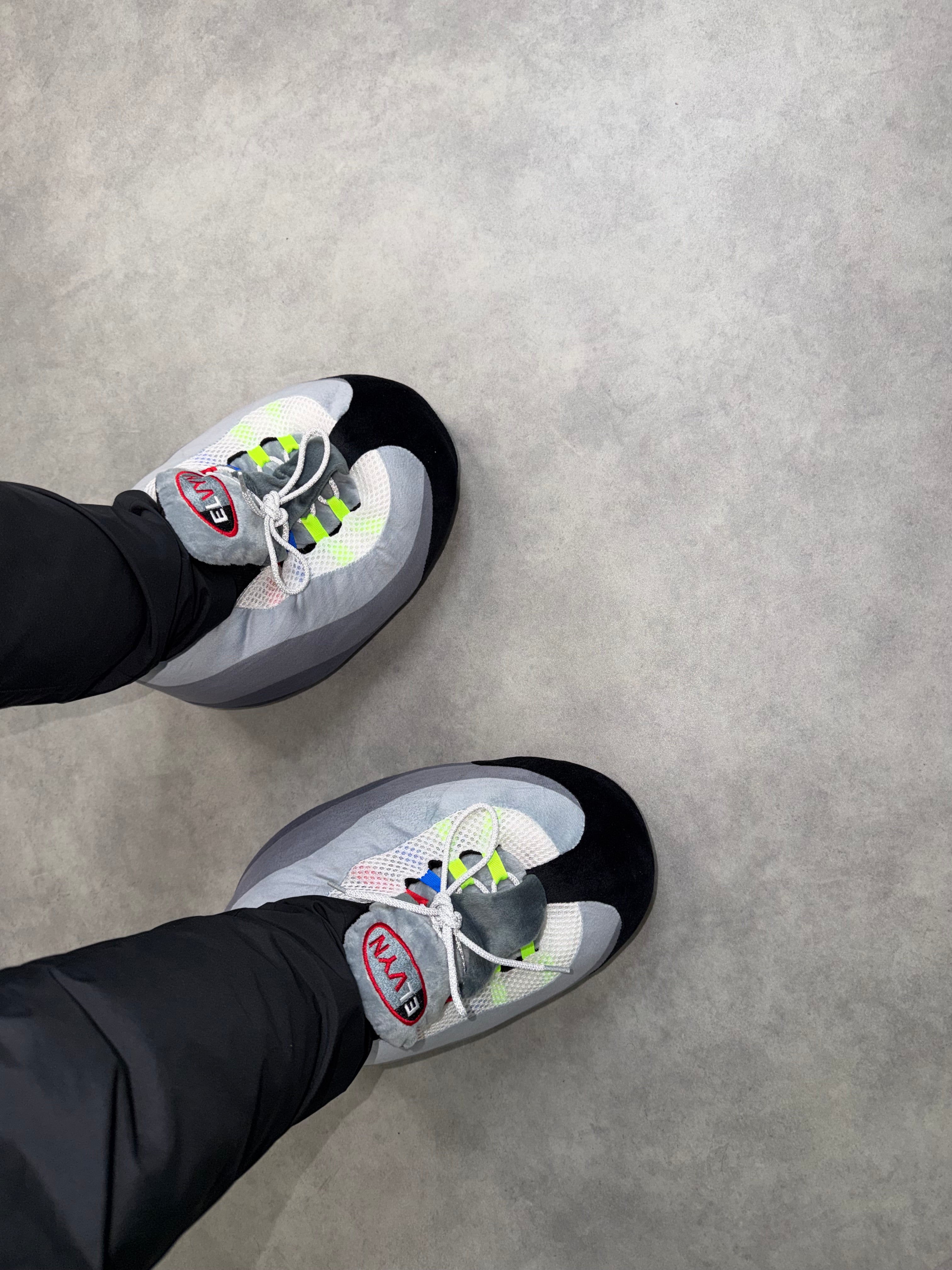 AIR 110 SLIPPERS 'GREEDY'