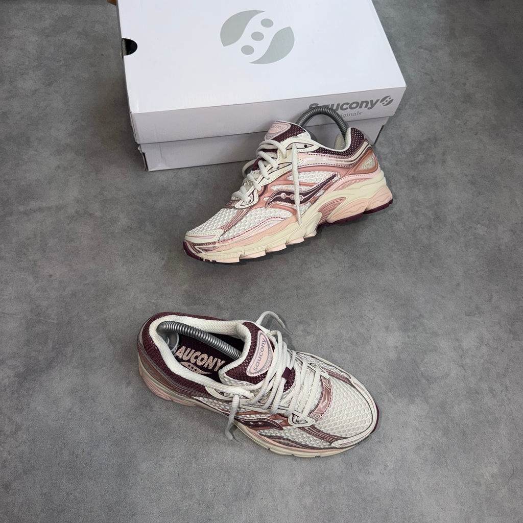 SAUCONY PROGRID OMNI 9 'IVORY PEONY'