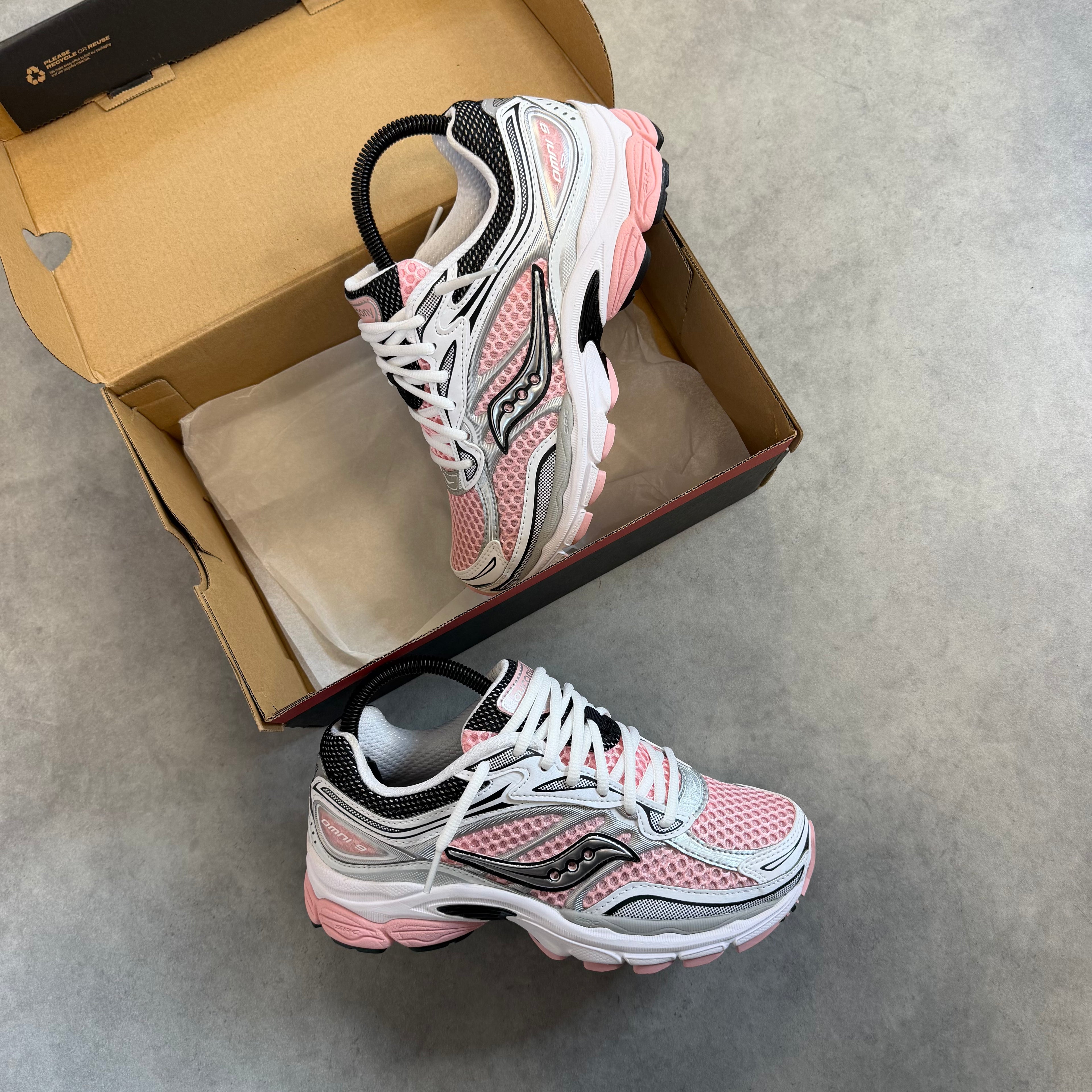 SAUCONY PROGRID OMNI 9 ‘WHITE TOUCH’