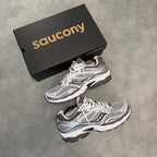 SAUCONY PROGRID OMNI 9 ‘WHITE BROWN’