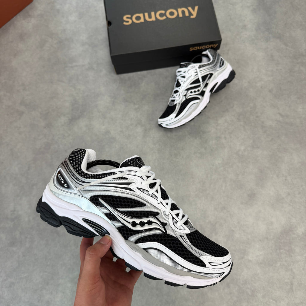 SAUCONY PROGRID OMNI 9 ‘BLACK WHITE’