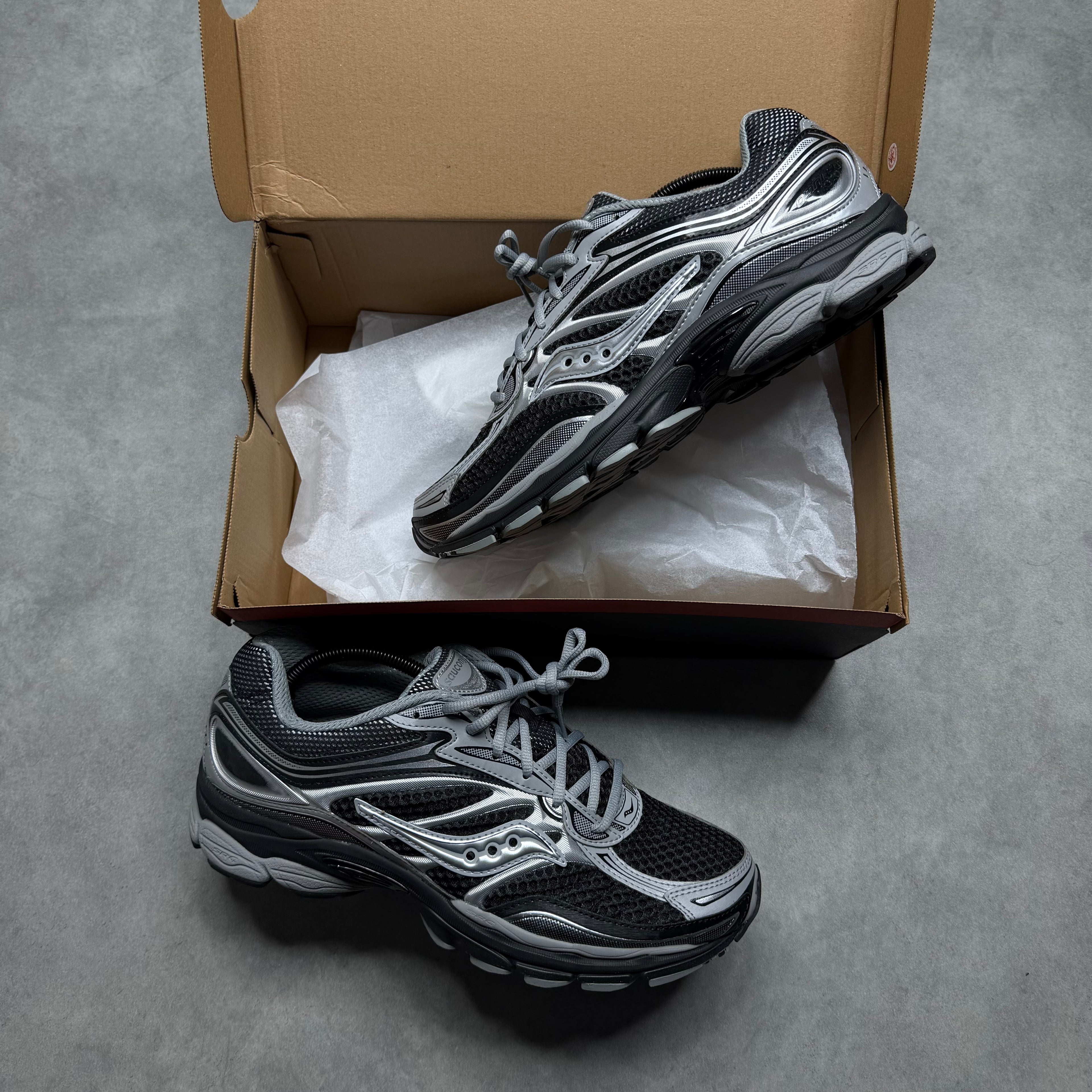 SAUCONY PROGRID OMNI 9 'BLACK SILVER'