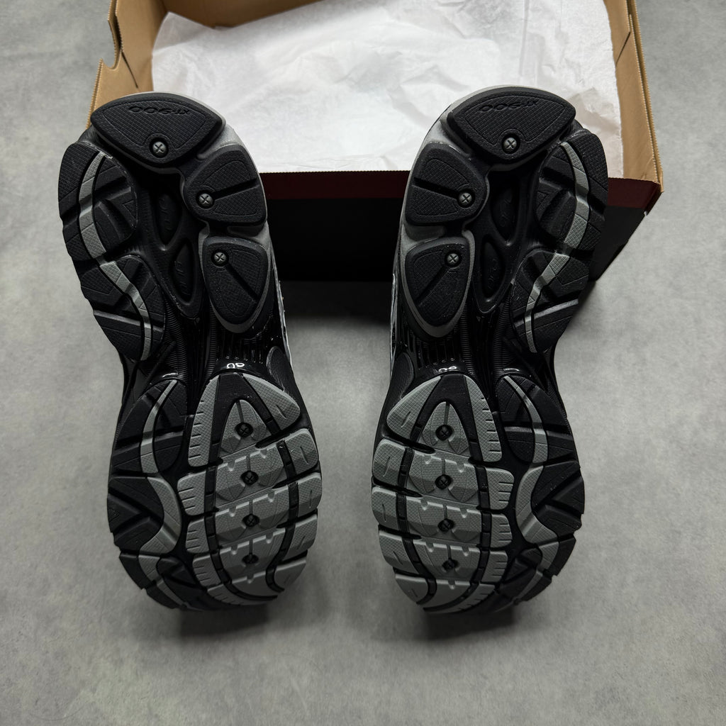 SAUCONY PROGRID OMNI 9 'BLACK SILVER'